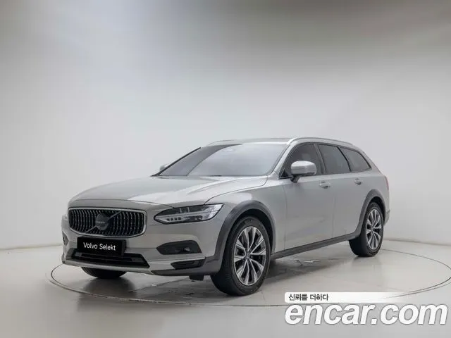 VOLVO V90 CROSS COUNTRY 2023 — 68 825 км, серебристо-серый, Корея — под ключ — фото 1