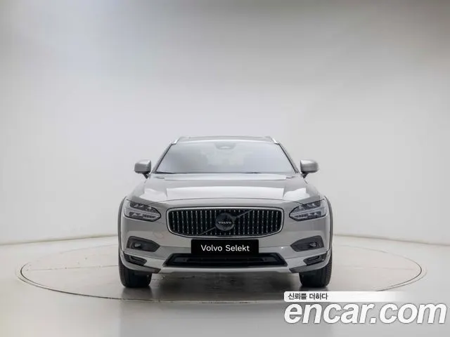 VOLVO V90 CROSS COUNTRY 2023 — 68 825 км, серебристо-серый, Корея — под ключ — фото 2
