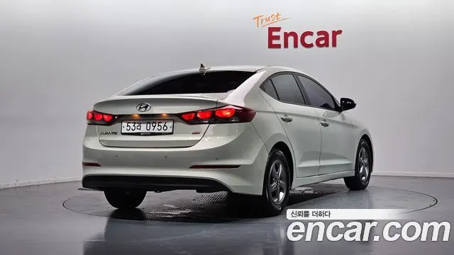 HYUNDAI AVANTE 2016 — 95 444 км, белый-перламутр, Корея — под ключ — фото 2