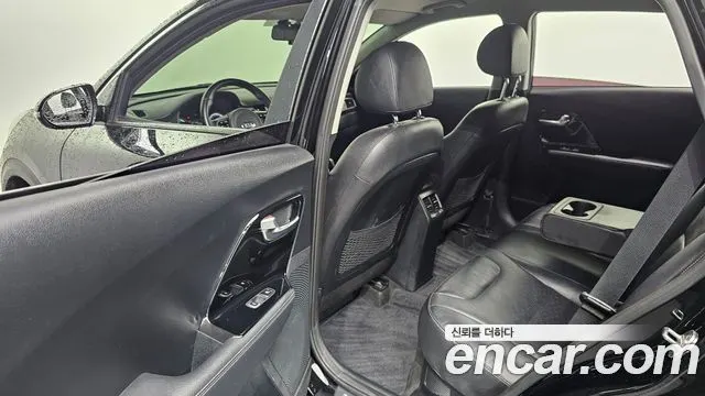 KIA NIRO 2019 — 143 311 км, чёрный, Корея — под ключ — фото 11