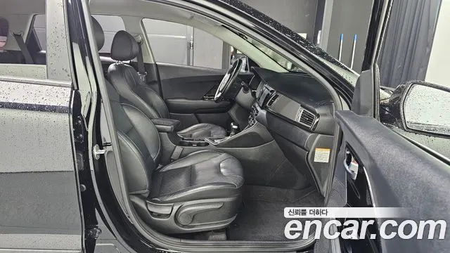 KIA NIRO 2019 — 143 311 км, чёрный, Корея — под ключ — фото 12