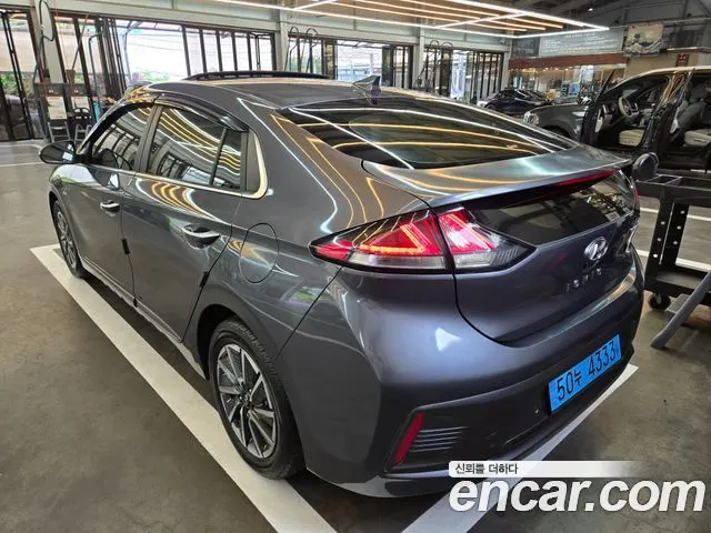 HYUNDAI IONIQ ELECTRIC 2020 — 109 000 км, серый, Корея — под ключ — фото 2