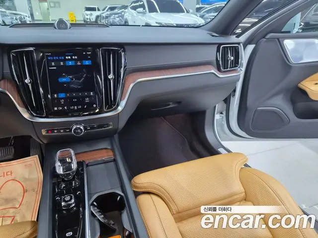 VOLVO V60 CROSS COUNTRY 2023 — 28 000 км, белый, Корея — под ключ — фото 8