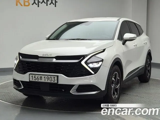 KIA SPORTAGE 2022 — 128 000 км, белый, Корея — под ключ — фото 1