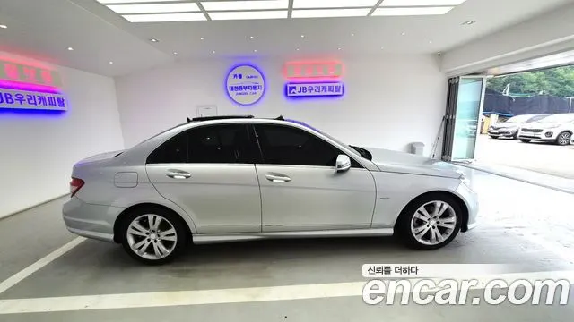 MERCEDES-BENZ C-CLASS W204 2011 — 124 000 км, серебристый, Корея — под ключ — фото 8