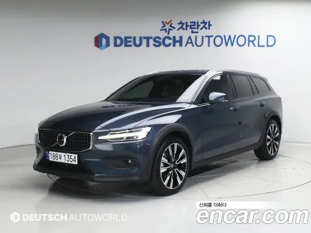 VOLVO V60 CROSS COUNTRY 2025