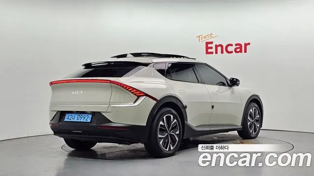 KIA EV6 2022 — 126 355 км, белый-перламутр, Корея — под ключ — фото 2