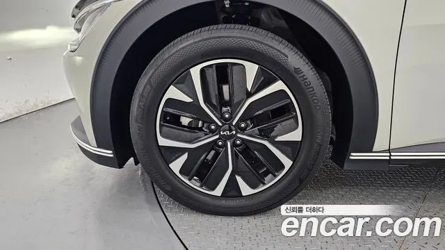KIA EV6 2022 — 126 355 км, белый-перламутр, Корея — под ключ — фото 5