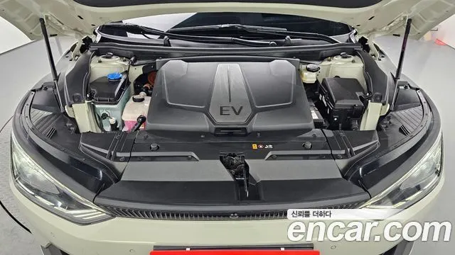 KIA EV6 2022 — 126 355 км, белый-перламутр, Корея — под ключ — фото 6