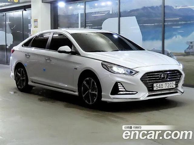 HYUNDAI SONATA HYBRID 2018 — 177 544 км, белый, Корея — под ключ — фото 1