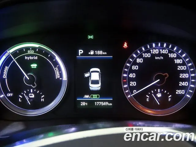HYUNDAI SONATA HYBRID 2018 — 177 544 км, белый, Корея — под ключ — фото 8