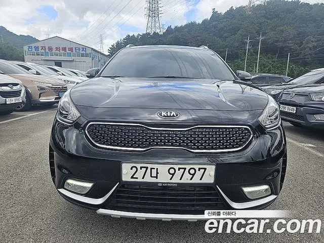 KIA NIRO 2018 — 174 700 км, чёрный, Корея — под ключ — фото 1