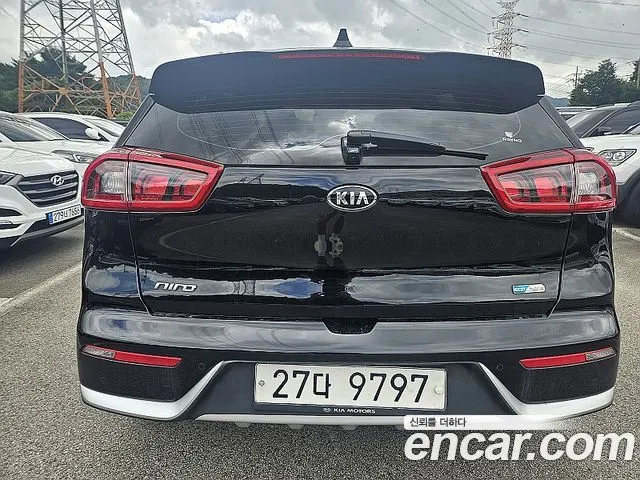 KIA NIRO 2018 — 174 700 км, чёрный, Корея — под ключ — фото 4