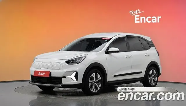 KIA NIRO PLUS 2023 — 147 784 км, белый, Корея — под ключ — фото 2