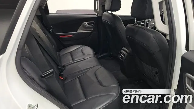 KIA NIRO PLUS 2023 — 147 784 км, белый, Корея — под ключ — фото 11