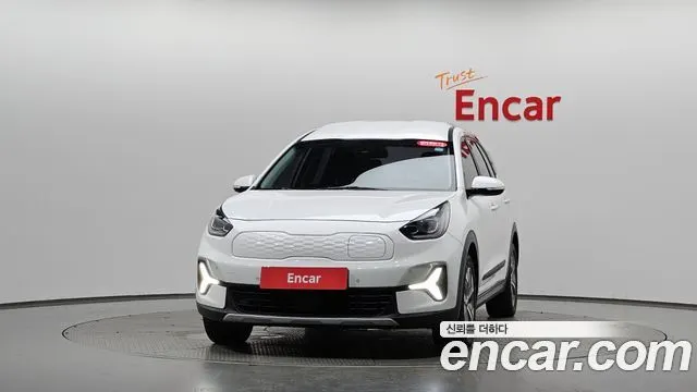 KIA NIRO PLUS 2023 — 147 784 км, белый, Корея — под ключ — фото 3