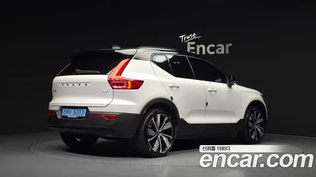VOLVO XC40 RECHARGE 2022 — 34 337 км, белый, Корея — под ключ — фото 2