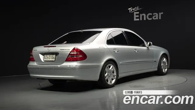 MERCEDES-BENZ E-CLASS W211 2005 — 265 651 км, серебристый, Корея — под ключ — фото 2