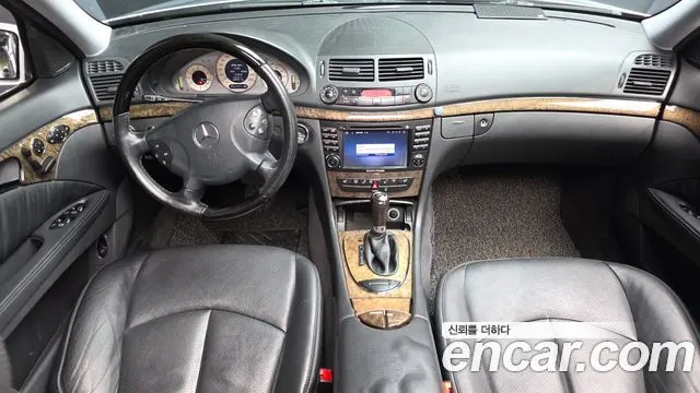 MERCEDES-BENZ E-CLASS W211 2005 — 265 651 км, серебристый, Корея — под ключ — фото 7