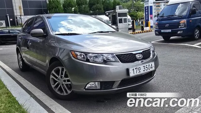 KIA FORTE HATCHBACK 2012 — 150 346 км, Корея — под ключ — фото 2