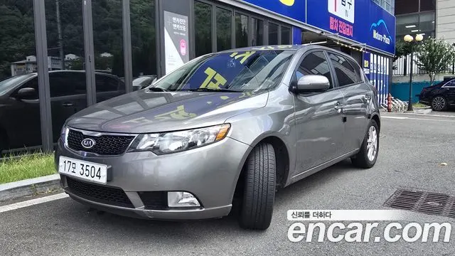 KIA FORTE HATCHBACK 2012 — 150 346 км, Корея — под ключ — фото 11