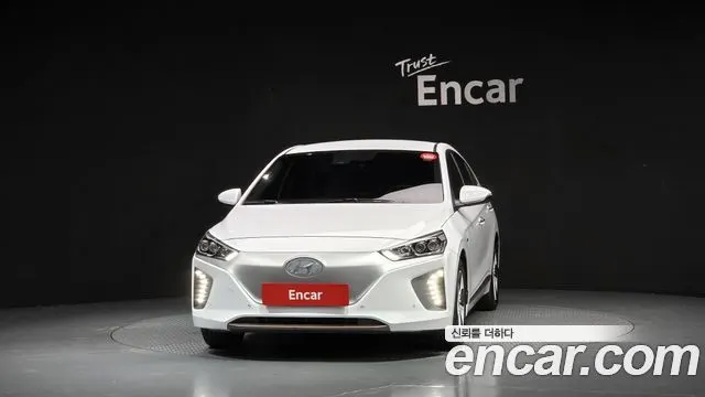 HYUNDAI IONIQ ELECTRIC 2018 — 106 736 км, белый, Корея — под ключ — фото 3