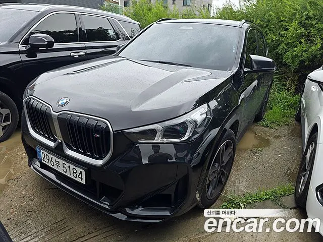 BMW X1 2025 — 15 273 км, чёрный, Корея — под ключ — фото 1