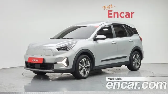 KIA NIRO PLUS 2023 — 128 374 км, серебристый, Корея — под ключ — фото 11
