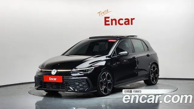VOLKSWAGEN GOLF 2025