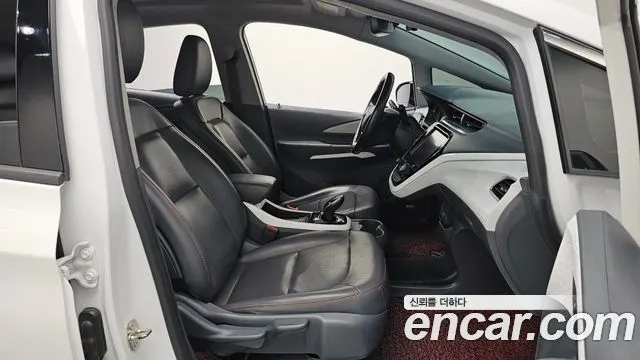 CHEVROLET BOLT 2019 — 117 873 км, белый, Корея — под ключ — фото 11