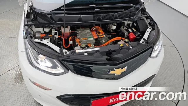 CHEVROLET BOLT 2019 — 117 873 км, белый, Корея — под ключ — фото 6