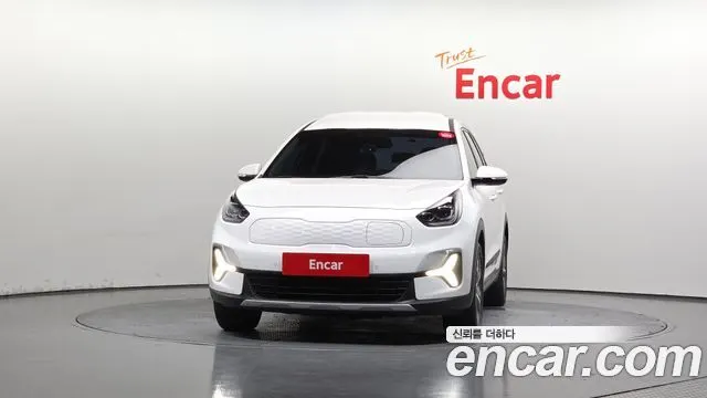 KIA NIRO PLUS 2023 — 105 325 км, белый, Корея — под ключ — фото 3