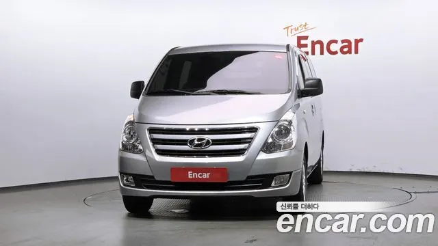 HYUNDAI GRAND STAREX 2017 — 147 683 км, серебристый, Корея — под ключ — фото 3