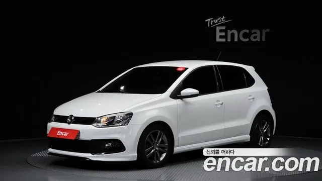 VOLKSWAGEN POLO 2015