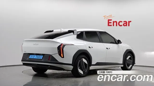 KIA EV4 2026