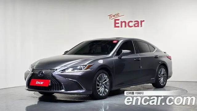 LEXUS ES300H 2019 — 145 875 км, серый, Корея — под ключ — фото 1
