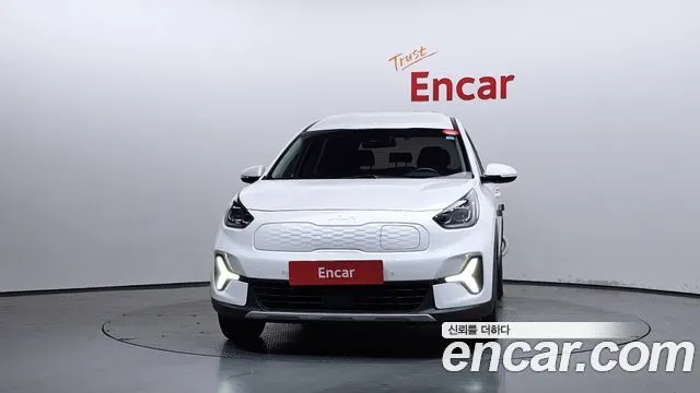 KIA NIRO PLUS 2023 — 163 089 км, белый, Корея — под ключ — фото 3