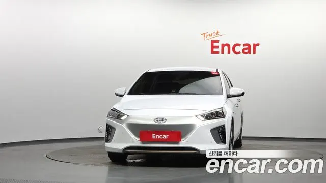 HYUNDAI IONIQ ELECTRIC 2017 — 124 136 км, белый, Корея — под ключ — фото 3