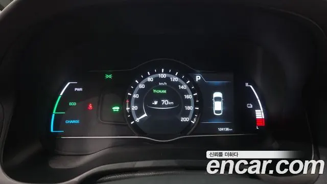 HYUNDAI IONIQ ELECTRIC 2017 — 124 136 км, белый, Корея — под ключ — фото 8