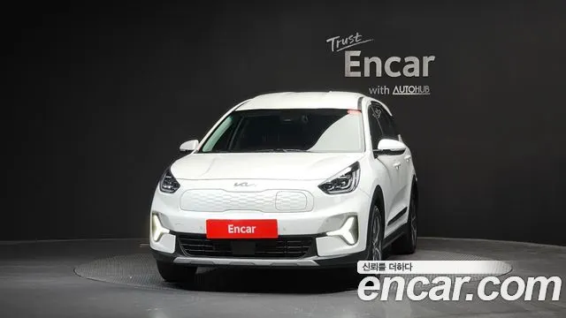 KIA NIRO PLUS 2023 — 143 787 км, белый, Корея — под ключ — фото 3