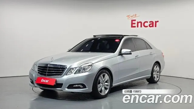 MERCEDES-BENZ E-CLASS W212 2010 — 81 011 км, серебристый, Корея — под ключ — фото 1