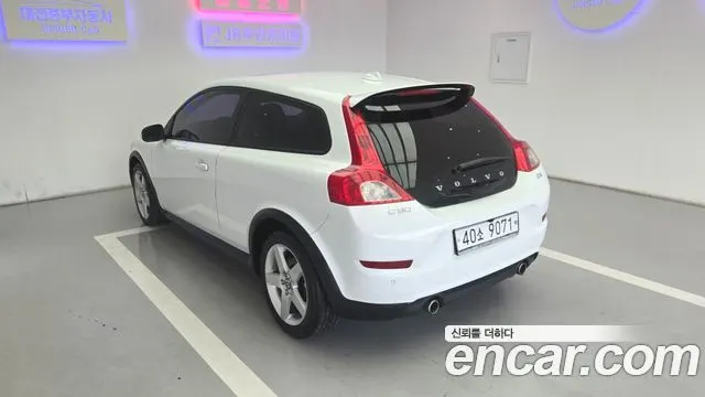 VOLVO C30 2012 — 158 000 км, белый, Корея — под ключ — фото 3