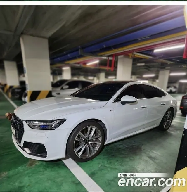 AUDI A7 4K 2021