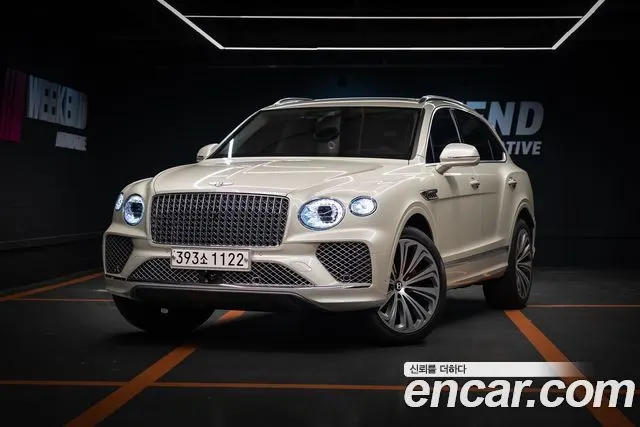 BENTLEY BENTAYGA 2025 — 15 000 км, белый-перламутр, Корея — под ключ — фото 1