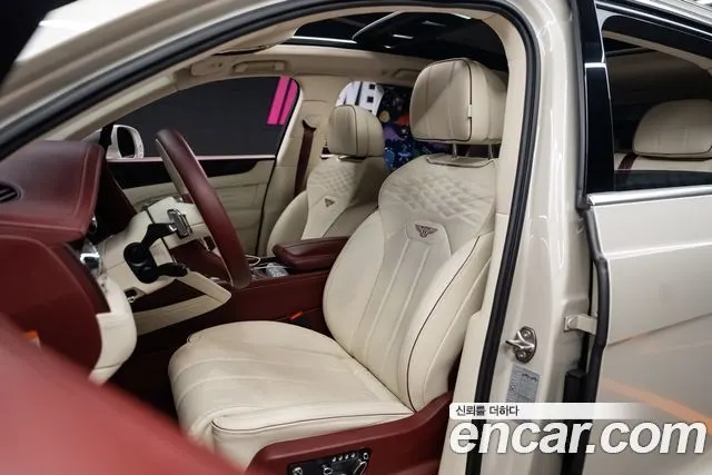 BENTLEY BENTAYGA 2025 — 15 000 км, белый-перламутр, Корея — под ключ — фото 6