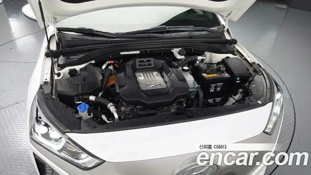 HYUNDAI IONIQ ELECTRIC 2018 — 161 472 км, белый, Корея — под ключ — фото 6