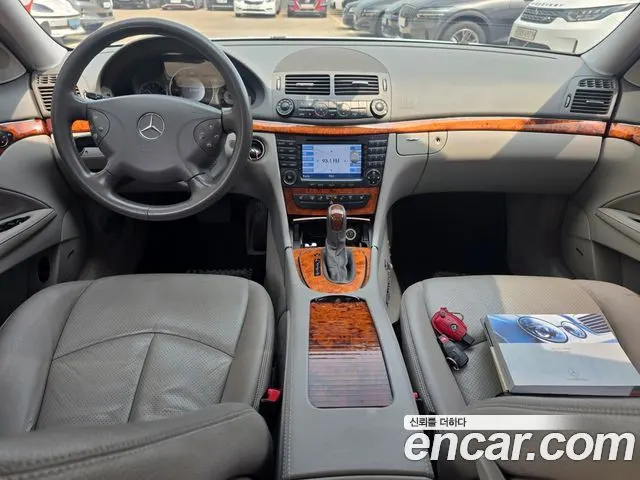 MERCEDES-BENZ E-CLASS W211 2006 — 122 700 км, серебристый, Корея — под ключ — фото 8