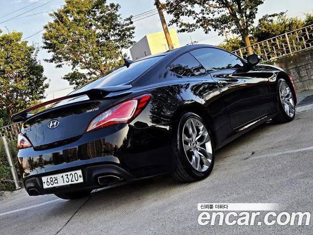 HYUNDAI GENESIS COUPE 2012 — 142 508 км, чёрный, Корея — под ключ — фото 2