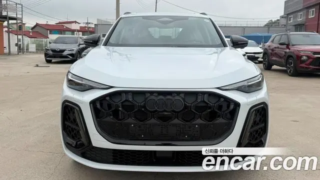 AUDI Q5 2025