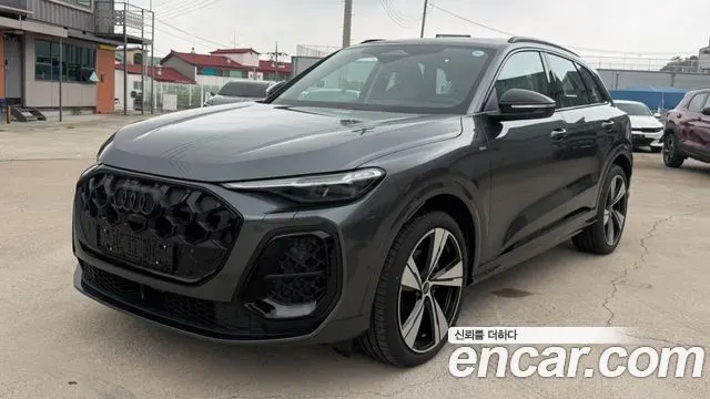 AUDI Q5 2025